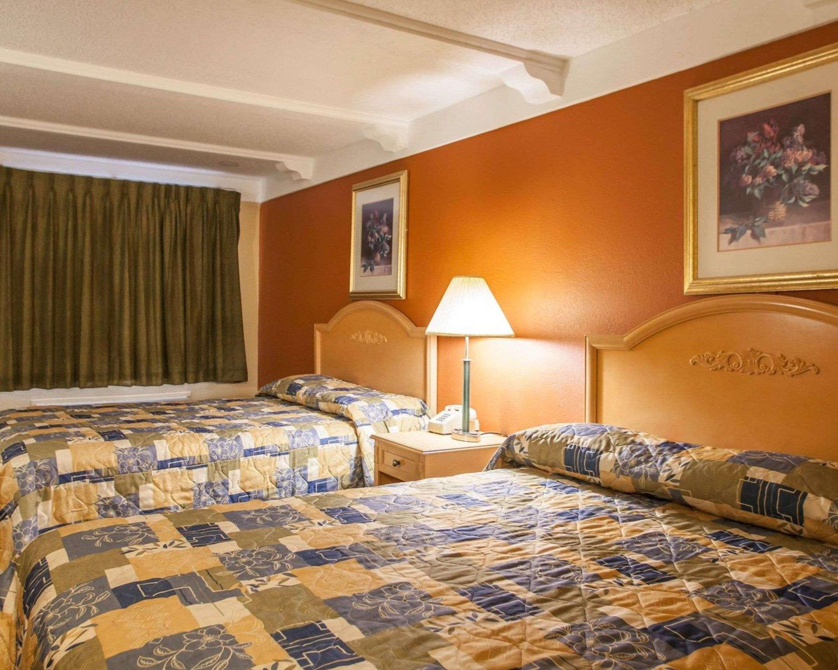 Relax Inn Saint Charles Extérieur photo