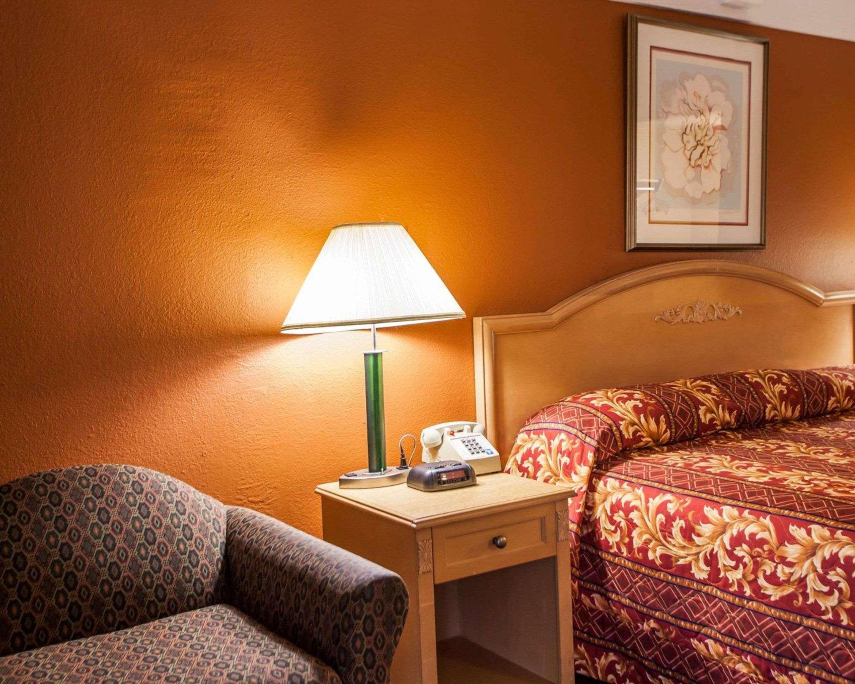 Relax Inn Saint Charles Extérieur photo