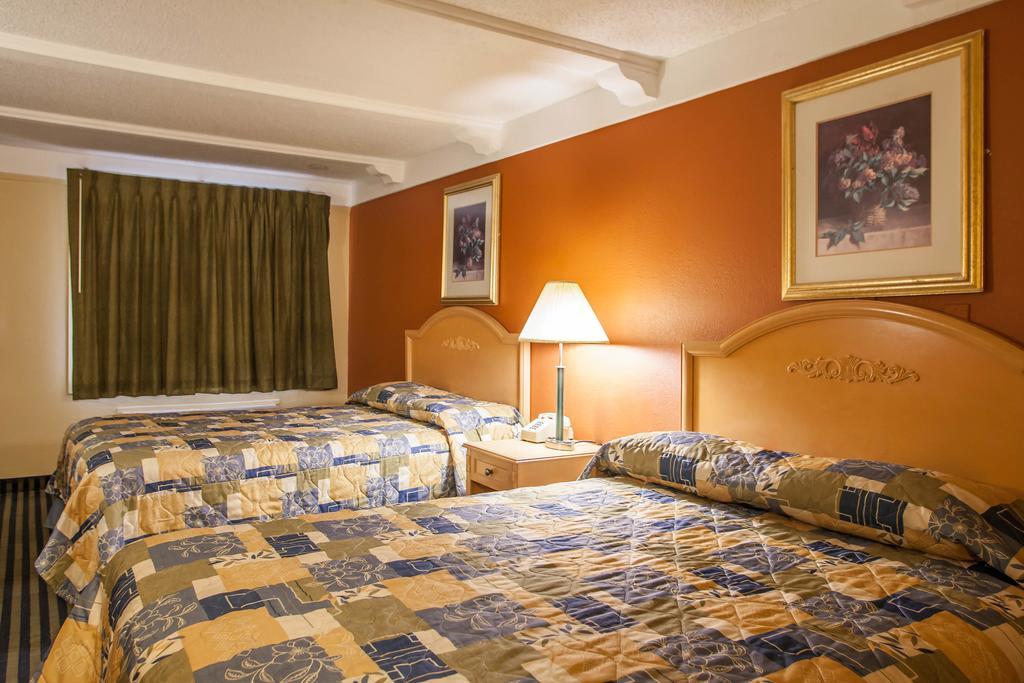 Relax Inn Saint Charles Extérieur photo